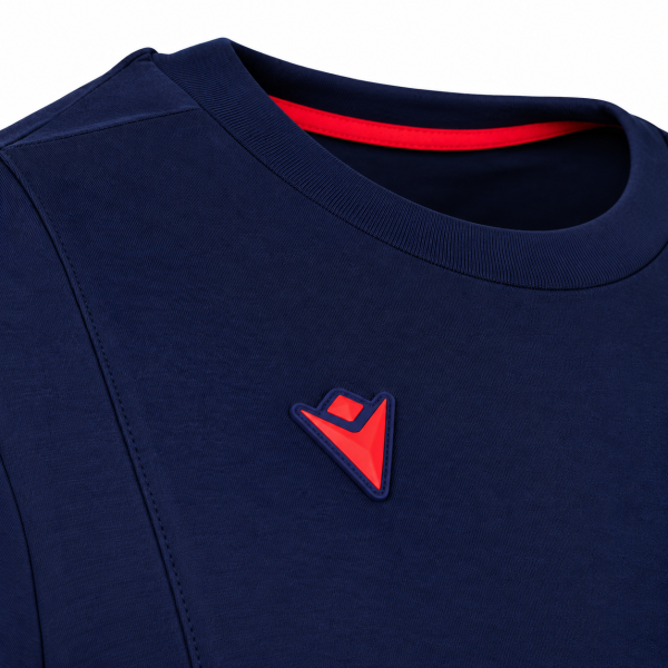 Preview: Dunkelblaues FK Crvena zvezda Reiseshirt 2026/27 Macron mit Vereinswappen und Macron Logo