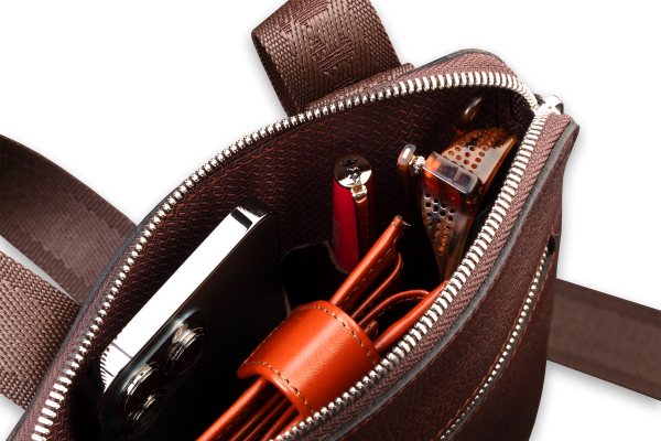 Preview: Herren Leder Umhängetasche Serbien dunkelblau mit Wappen