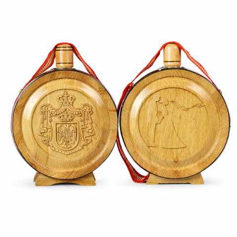 Čutura sa srpskim grbom i mladencima / duborez